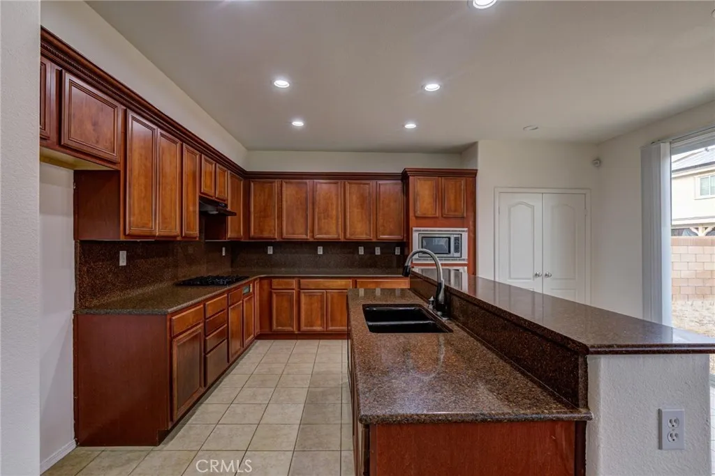 44256 Sunmist, Lancaster, California 93535 home-pic-17