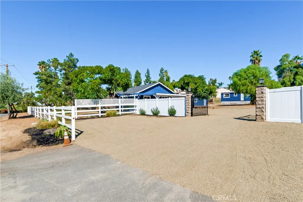 16672 Mockingbird Canyon Road, Riverside, California 92504 home-pic-27