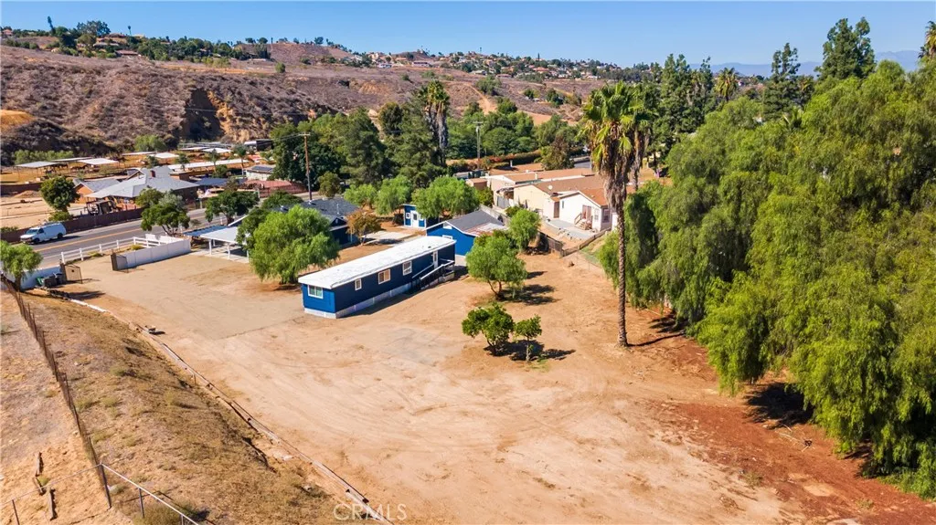 16672 Mockingbird Canyon Road, Riverside, California 92504 home-pic-32