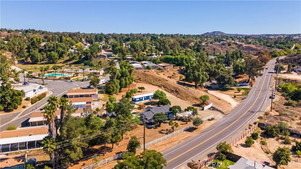 16672 Mockingbird Canyon Road, Riverside, California 92504 home-pic-31