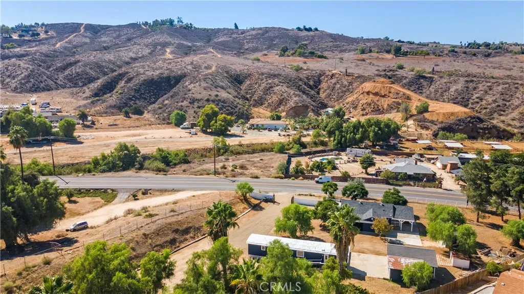 16672 Mockingbird Canyon Road, Riverside, California 92504 home-pic-33