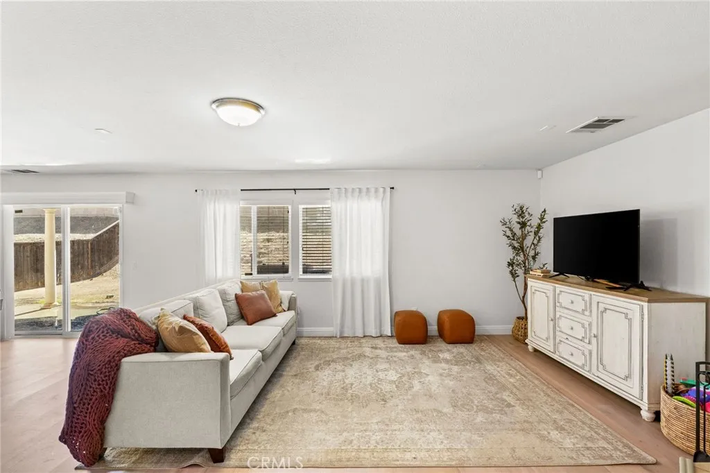 29225 Hydrangea, Murrieta, California 92563 home-pic-10