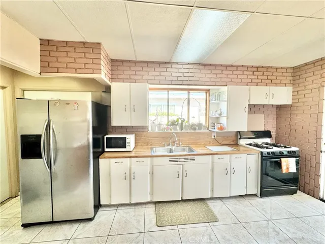 731 S Orange, Rialto, California 92376