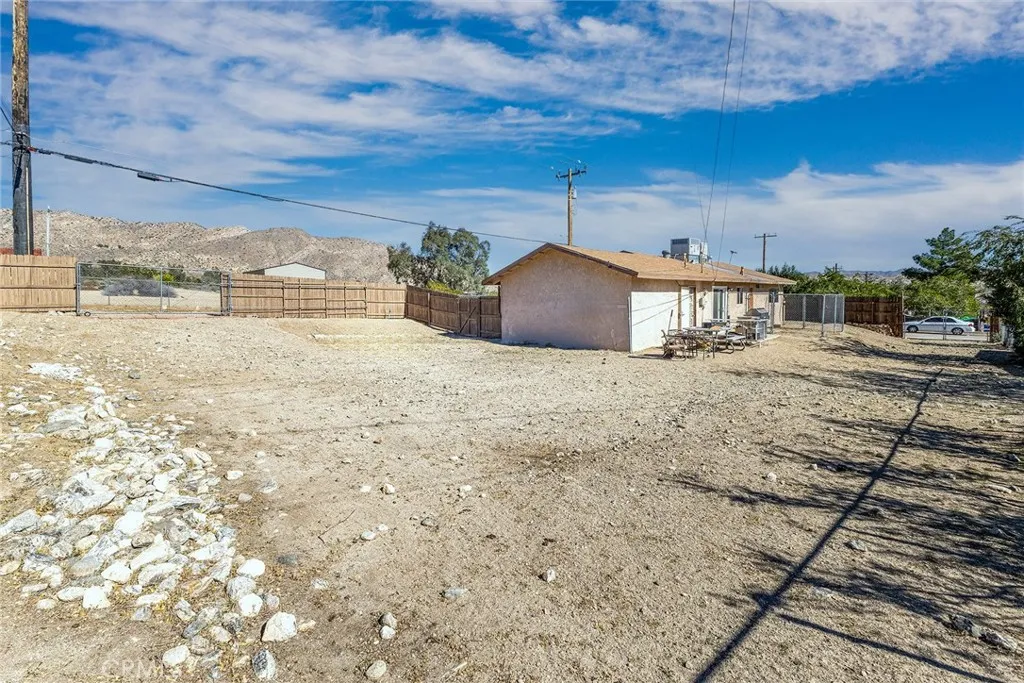 49437 Pioneer, Morongo Valley, California 92256 home-pic-3