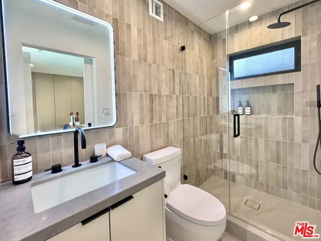 En suite bathrooms