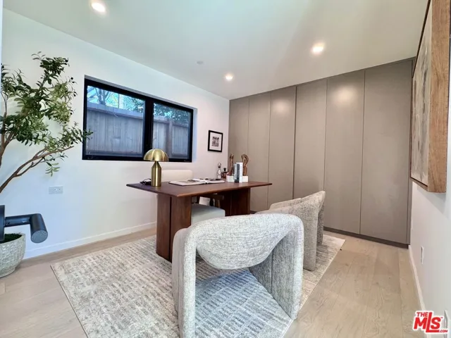 Bed/Office