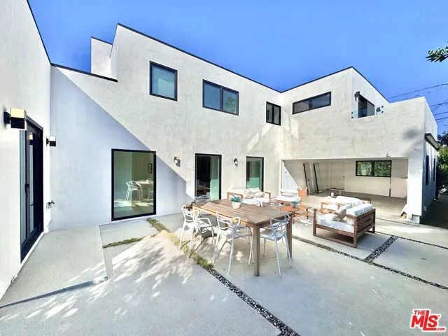 4040 Cartwright Avenue, Studio City, California 91604