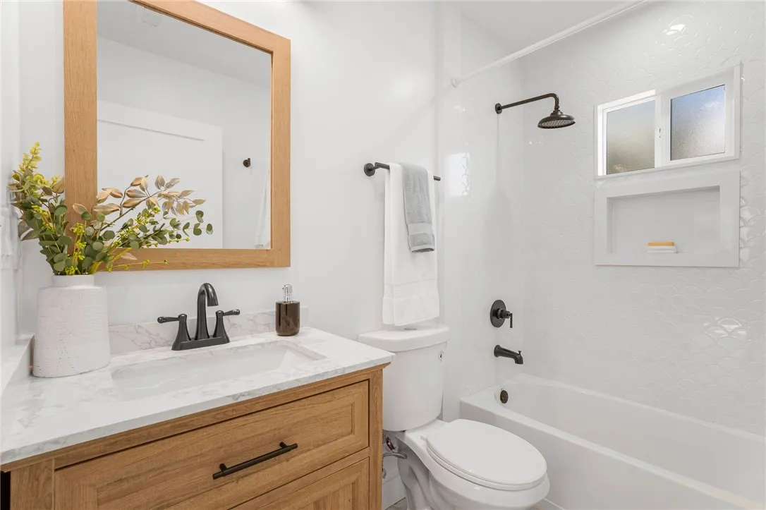 5126 6th Ave, Los Angeles, California 90043 home-pic-20