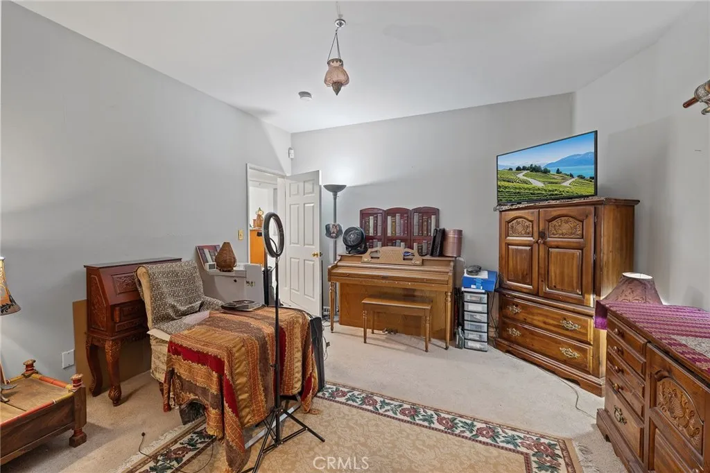 861 S Windsor Boulevard 105, Los Angeles, California 90005 home-pic-14