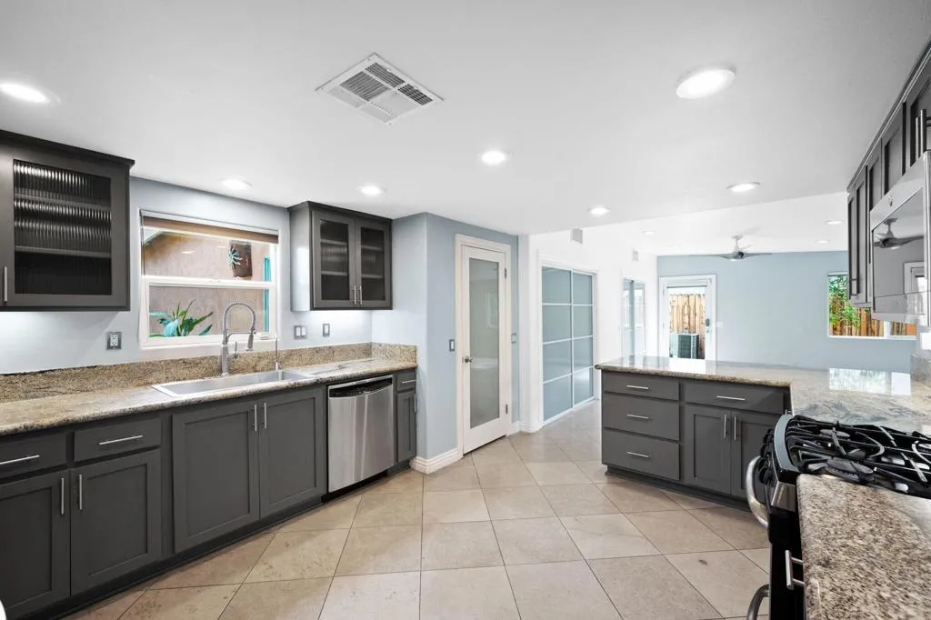 45496 Garden Square, Palm Desert, California 92260 home-pic-27