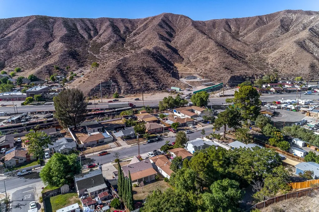 17610 Scherzinger Lane, Canyon Country, California 91387 home-pic-19