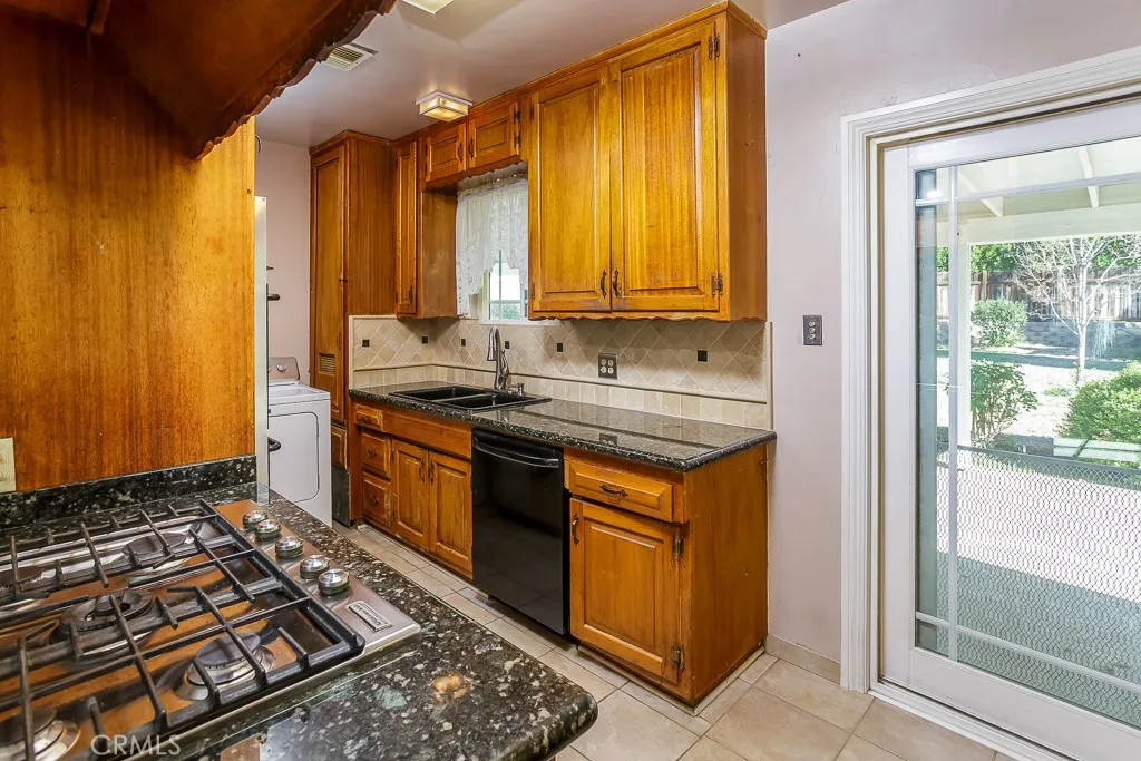 17610 Scherzinger Lane, Canyon Country, California 91387 home-pic-9