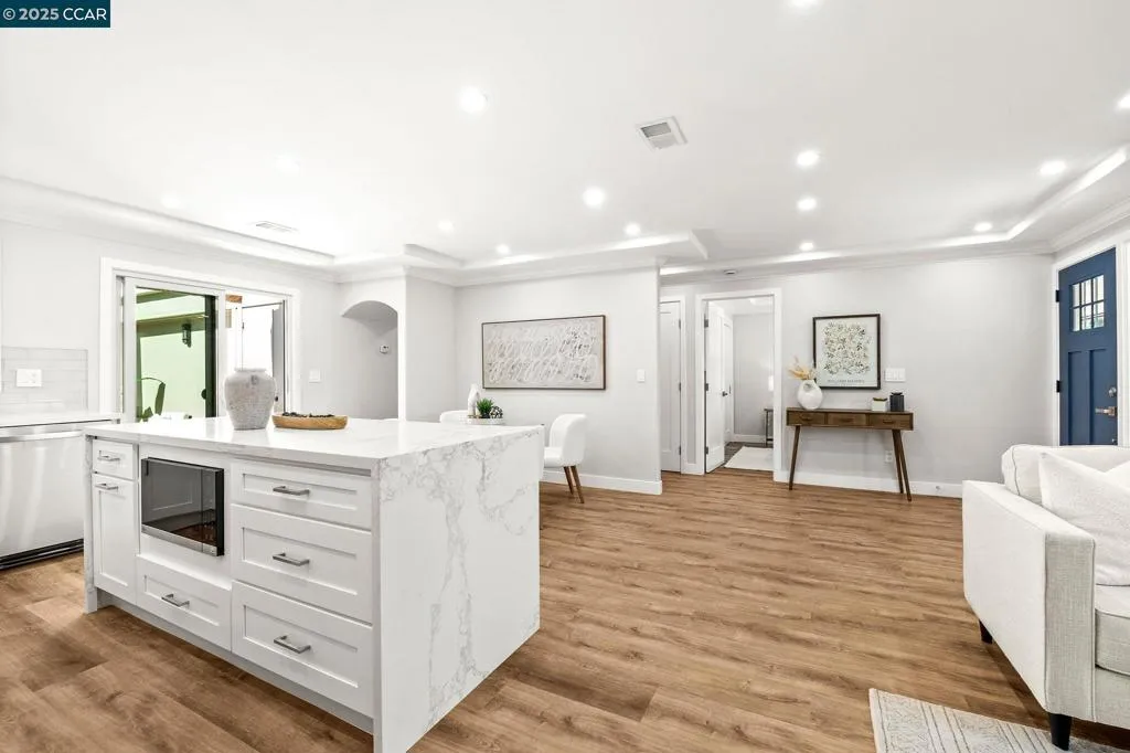 2300 Pine Knoll Drive  home-pic-1