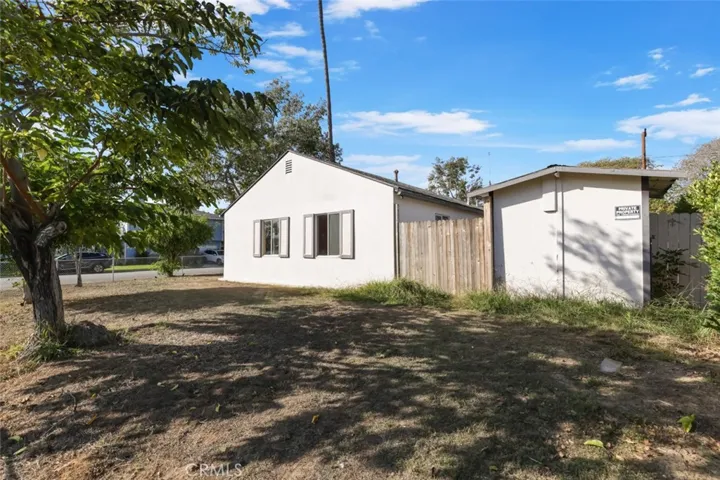 2060 State Avenue, Costa Mesa, California 92627