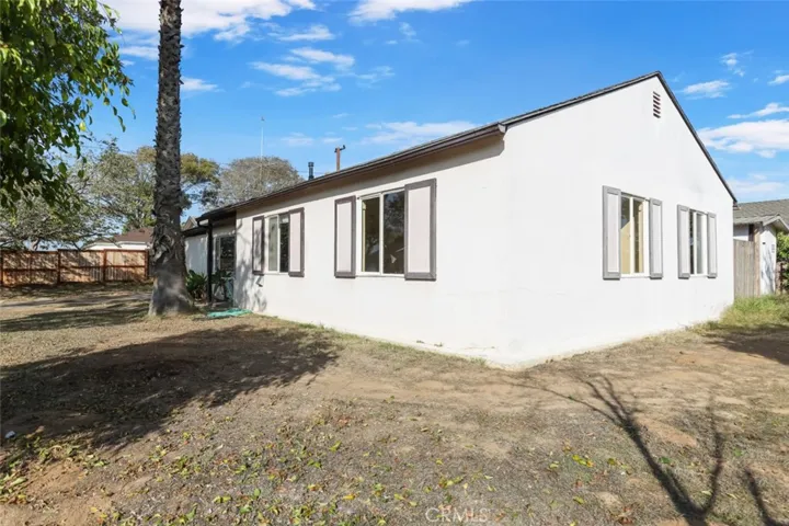 2060 State Avenue, Costa Mesa, California 92627