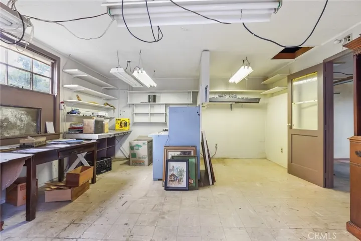 Detached workshop