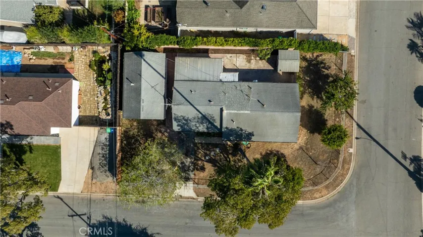 2060 State Avenue, Costa Mesa, California 92627