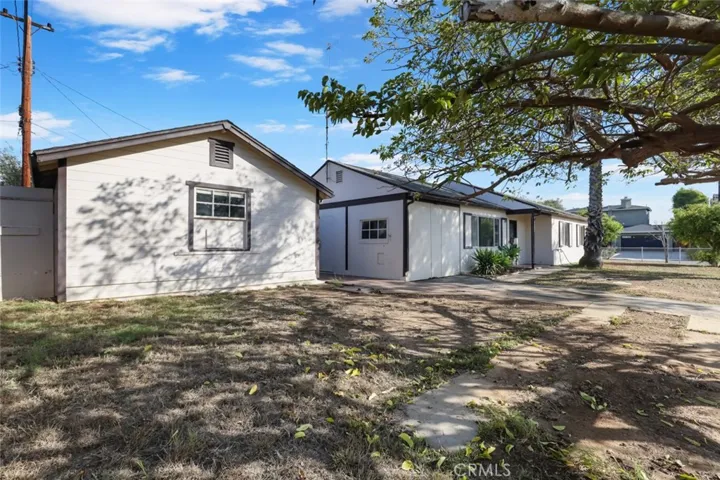 2060 State Avenue, Costa Mesa, California 92627