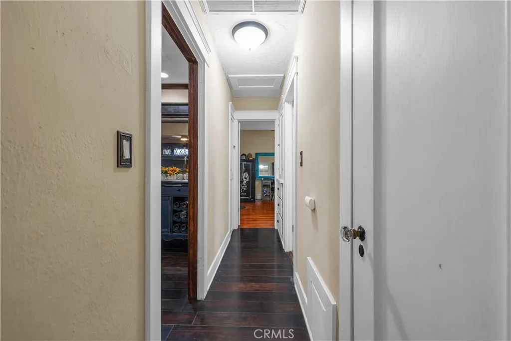 526 W 11th, Corona, California 92882 home-pic-10