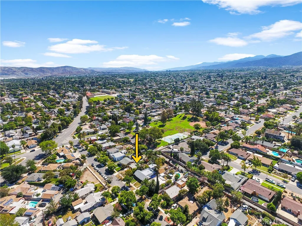 526 W 11th, Corona, California 92882 home-pic-22
