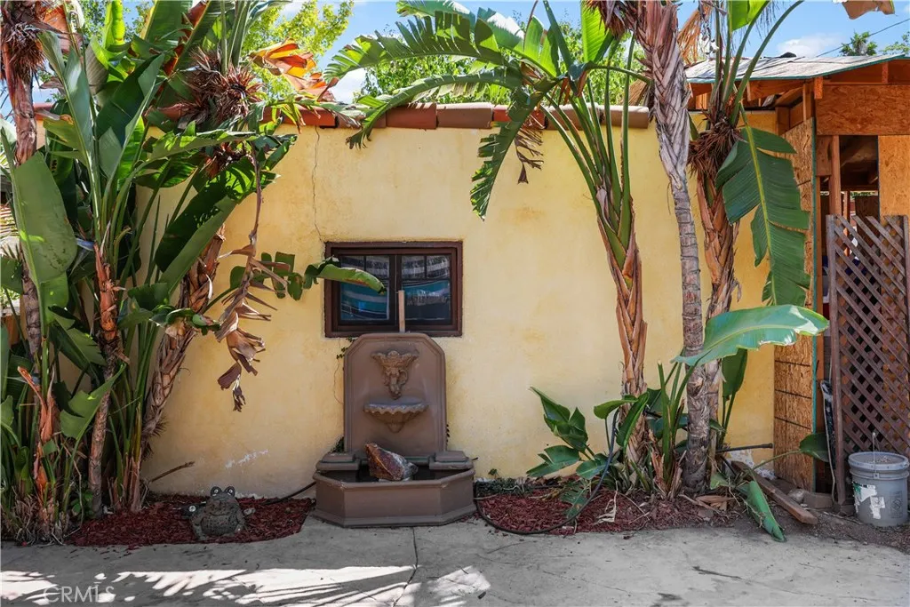 526 W 11th, Corona, California 92882 home-pic-18