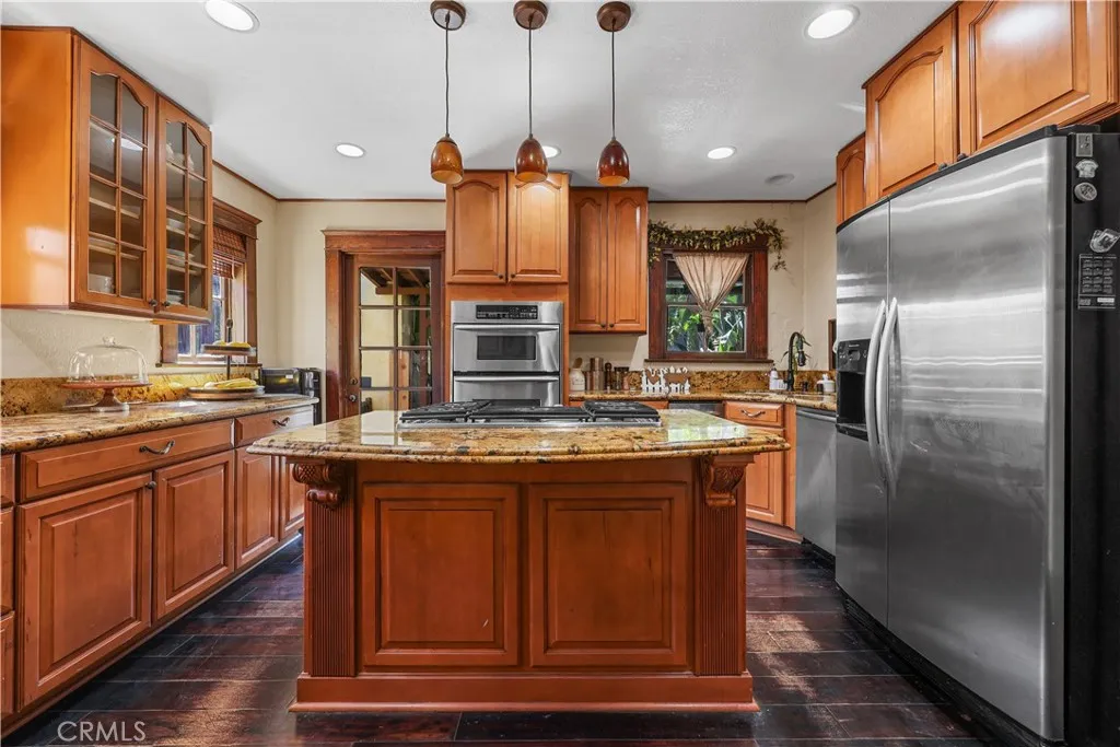 526 W 11th, Corona, California 92882 home-pic-6