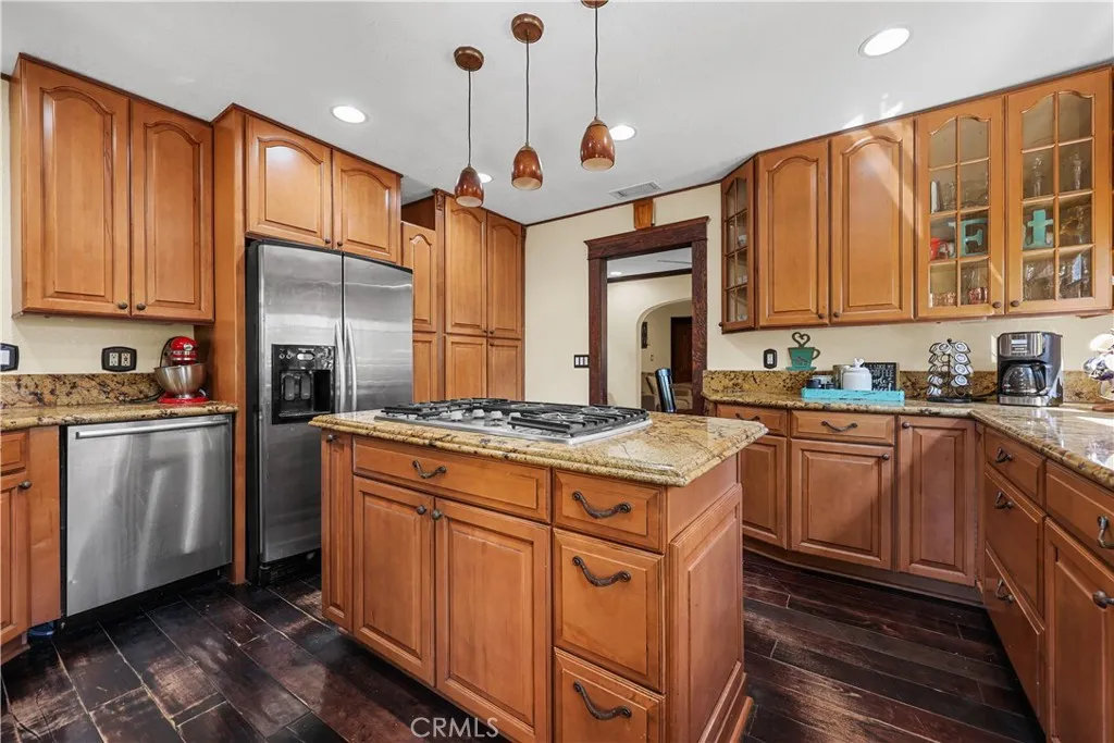 526 W 11th, Corona, California 92882 home-pic-9