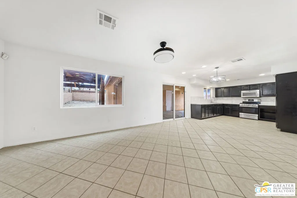 66270 Desert View Avenue, Desert Hot Springs, California 92240 home-pic-6
