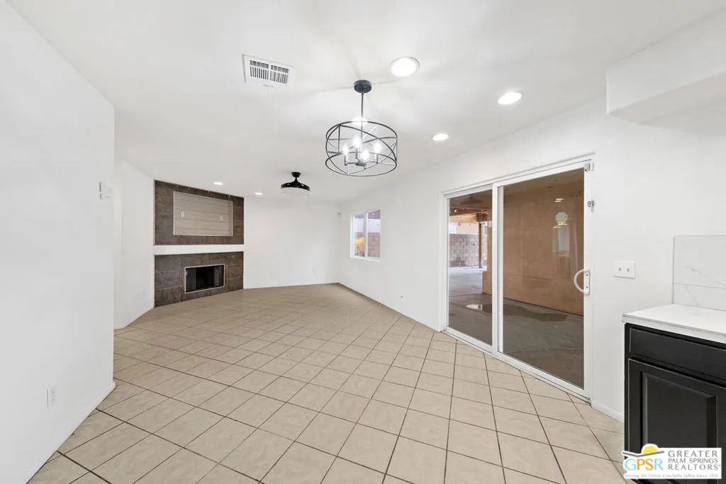 66270 Desert View Avenue, Desert Hot Springs, California 92240 home-pic-11