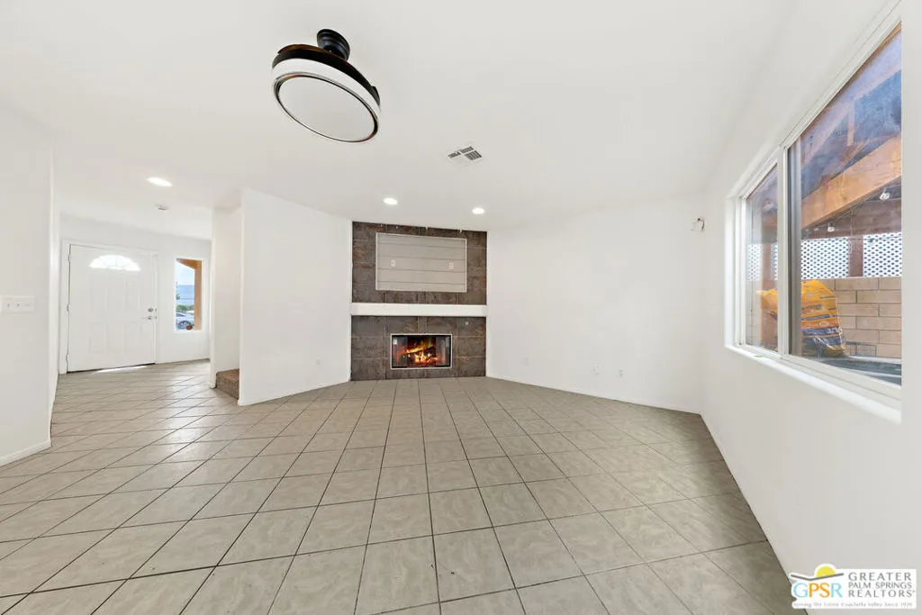 66270 Desert View Avenue, Desert Hot Springs, California 92240 home-pic-4
