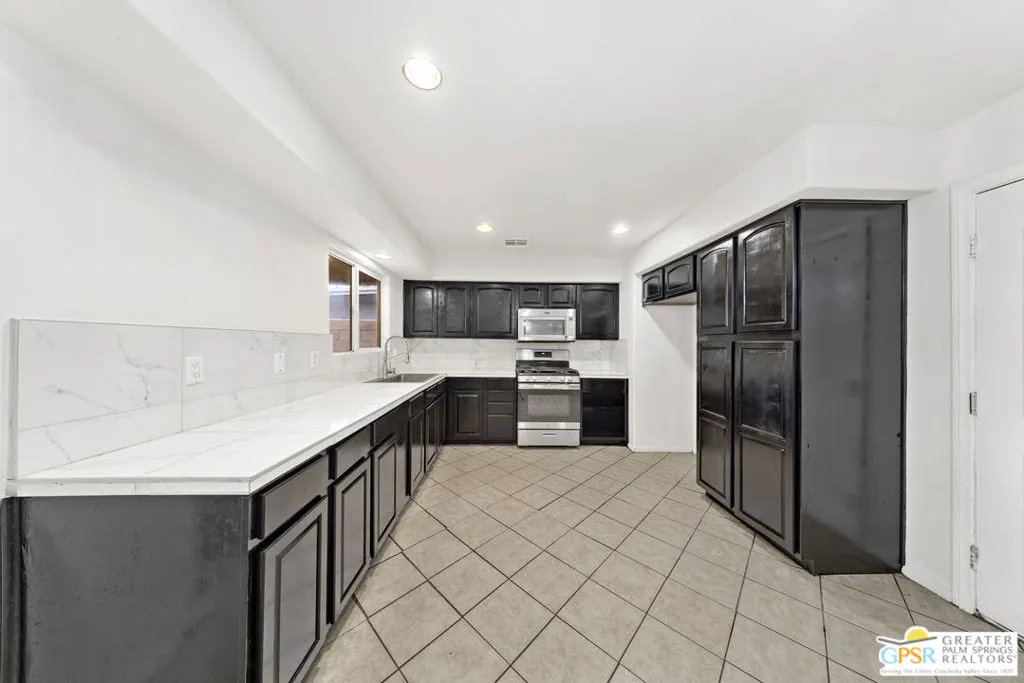 66270 Desert View Avenue, Desert Hot Springs, California 92240 home-pic-7