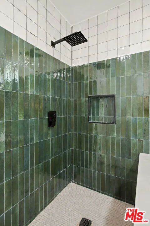 1020 W 55th Street, Los Angeles, California 90037 home-pic-19