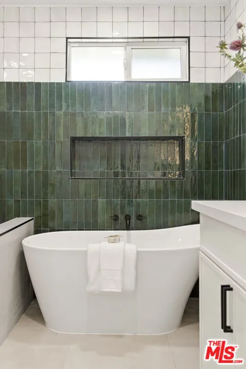 1020 W 55th Street, Los Angeles, California 90037 home-pic-17