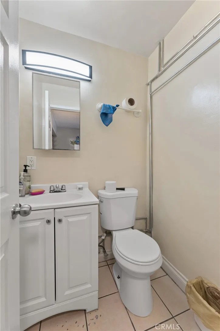 6118 S Main, Los Angeles, California 90003 home-pic-17