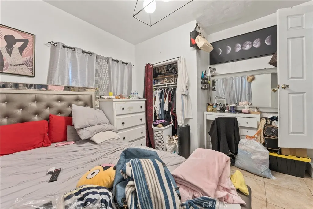 6118 S Main, Los Angeles, California 90003 home-pic-8