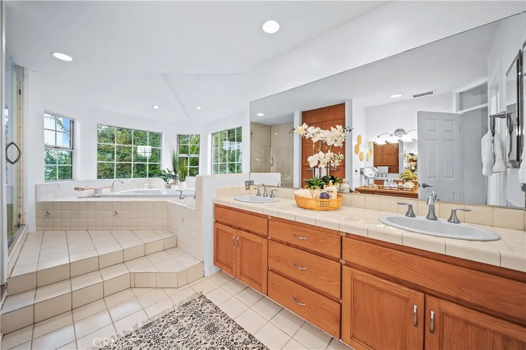2002 Marshallfield, Redondo Beach, California 90278 home-pic-25