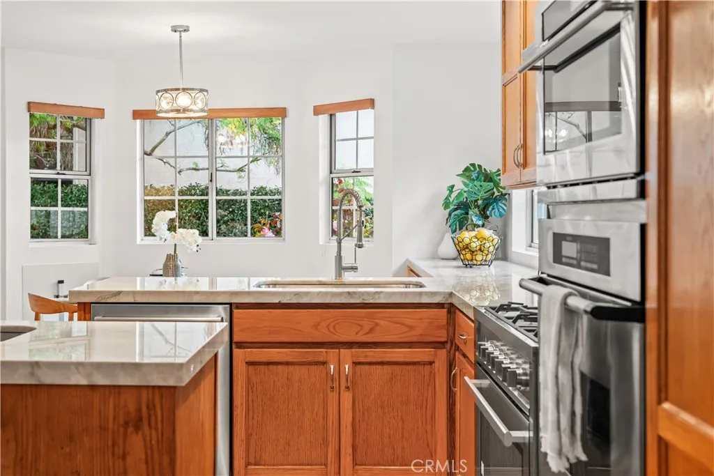 2002 Marshallfield, Redondo Beach, California 90278 home-pic-15