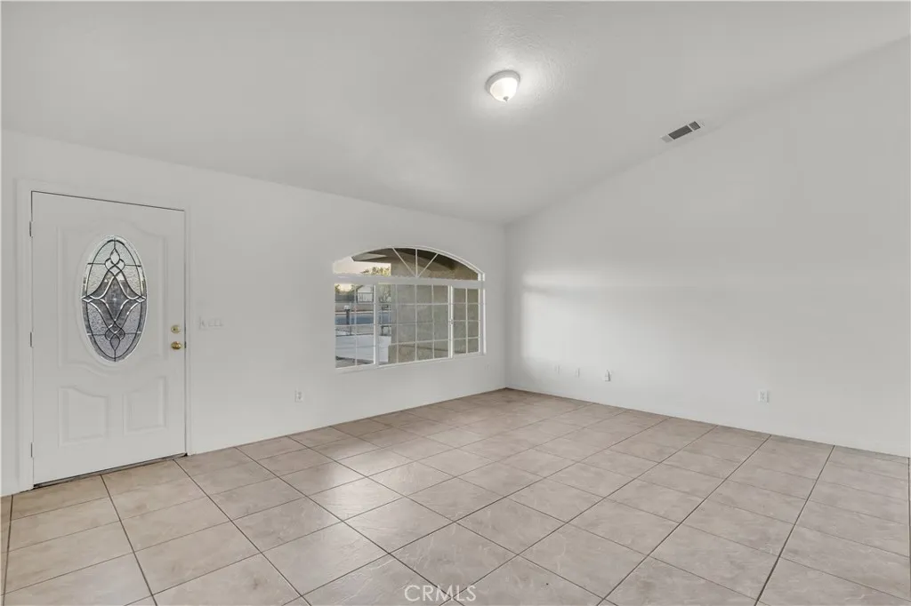 14486 Willow St, Hesperia, California 92345 home-pic-1