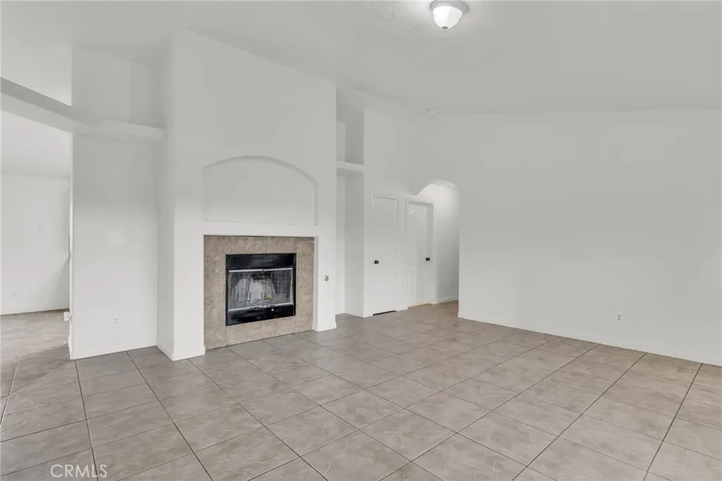 14486 Willow St, Hesperia, California 92345 home-pic-2