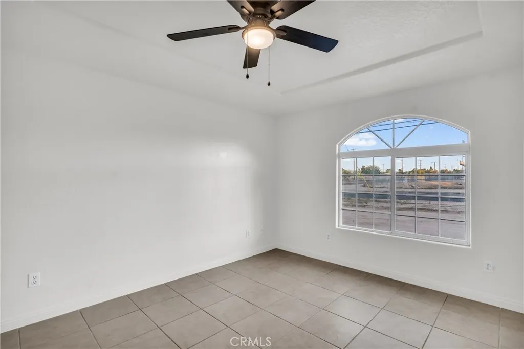 14486 Willow St, Hesperia, California 92345 home-pic-12