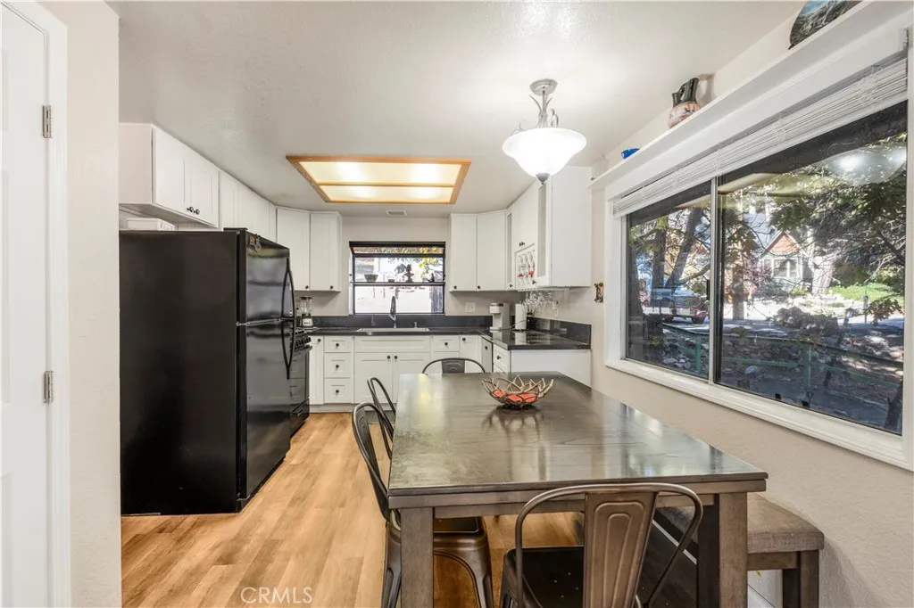 31739 Panorama Drive, Running Springs, California 92382 home-pic-4