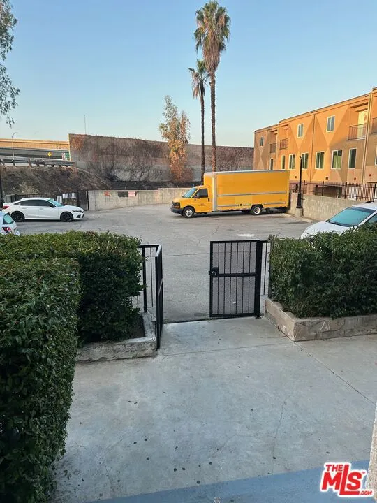 10901 Laurel Canyon Boulevard 101, San Fernando, California 91340 home-pic-21