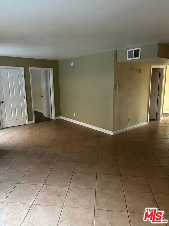 10901 Laurel Canyon Boulevard 101, San Fernando, California 91340 home-pic-8