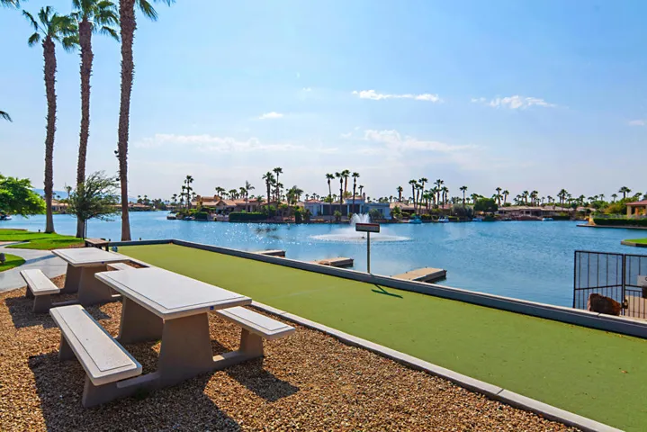 39_11917725_lake-la-quinta-07jpg_5027289