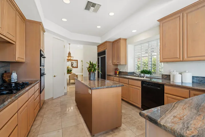 14_11924993_184086_184086-EI-114