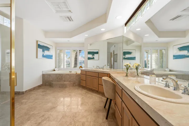 28_11925007_184086_184086-EI-128