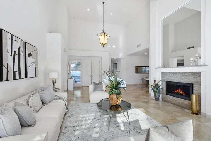 59_11929826_184086-EI-108