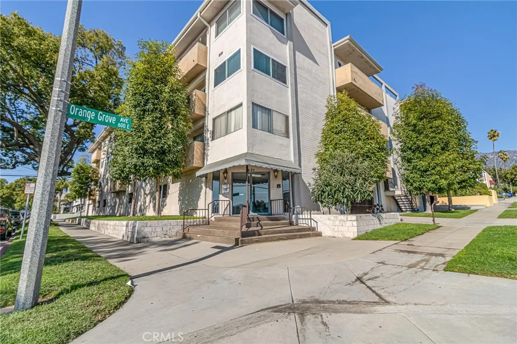 601 E Orange Grove 106, Burbank, California 91501 home-pic-0