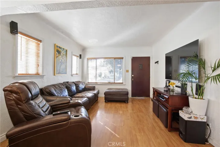 305 E 52nd, Long Beach, California 90805