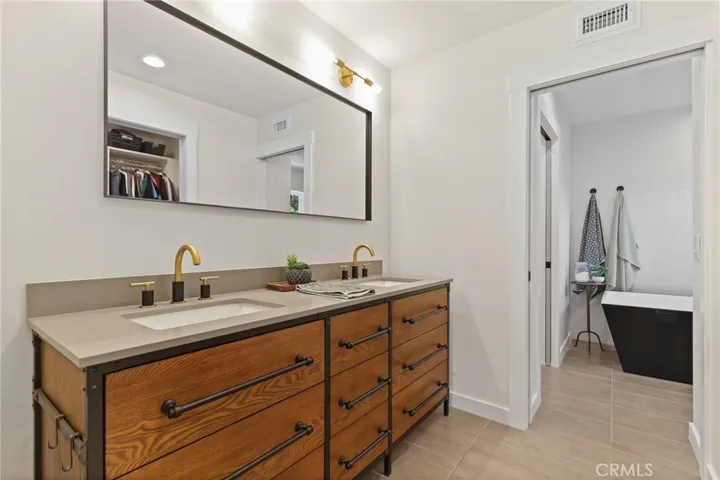 23962 Warsaw, Mission Viejo, California 92691
